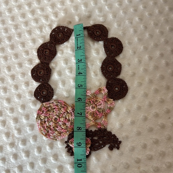 Handmade crochet necklace and earrings - Picture 5 of 6